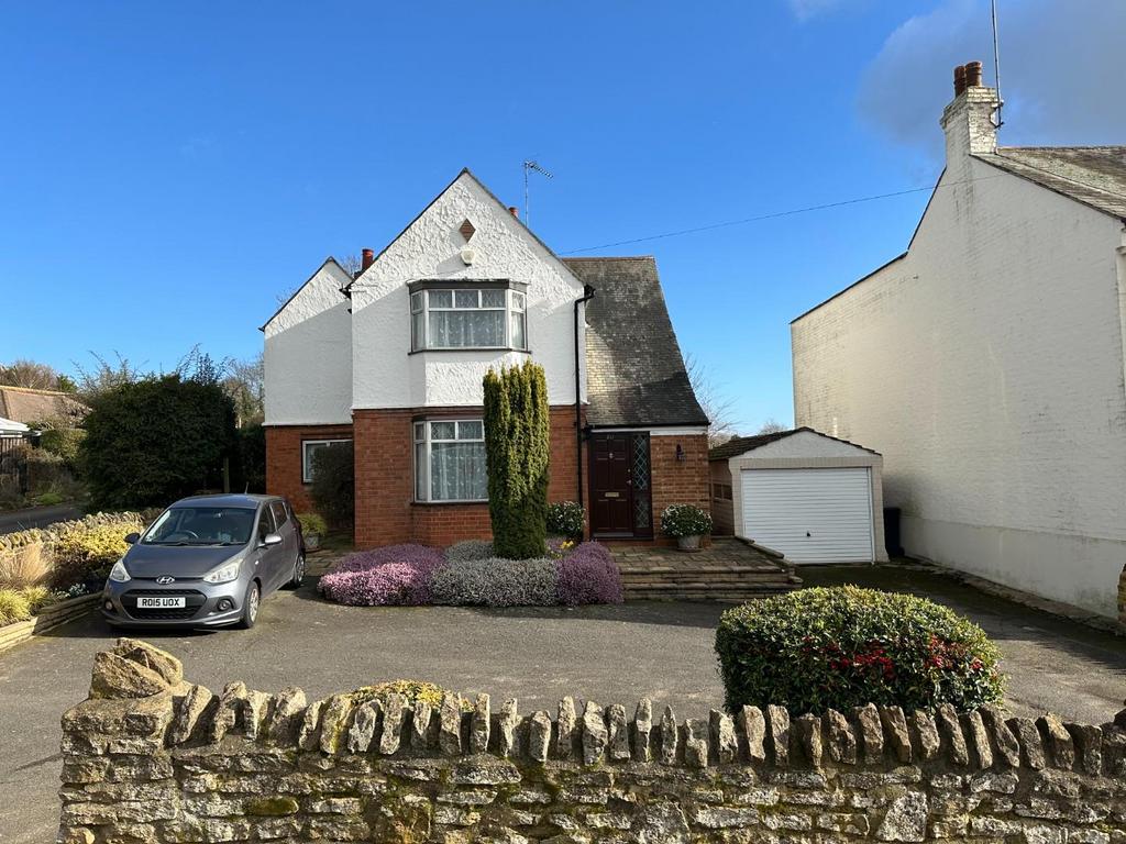 Harborough Road North, Kingsthorpe, Northampton NN2 4 bed detached
