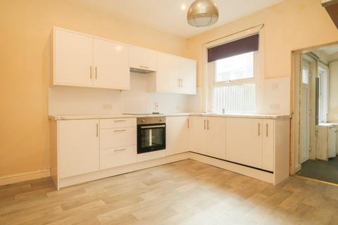 4 bedroom terraced house for sale - Aston View, Leeds