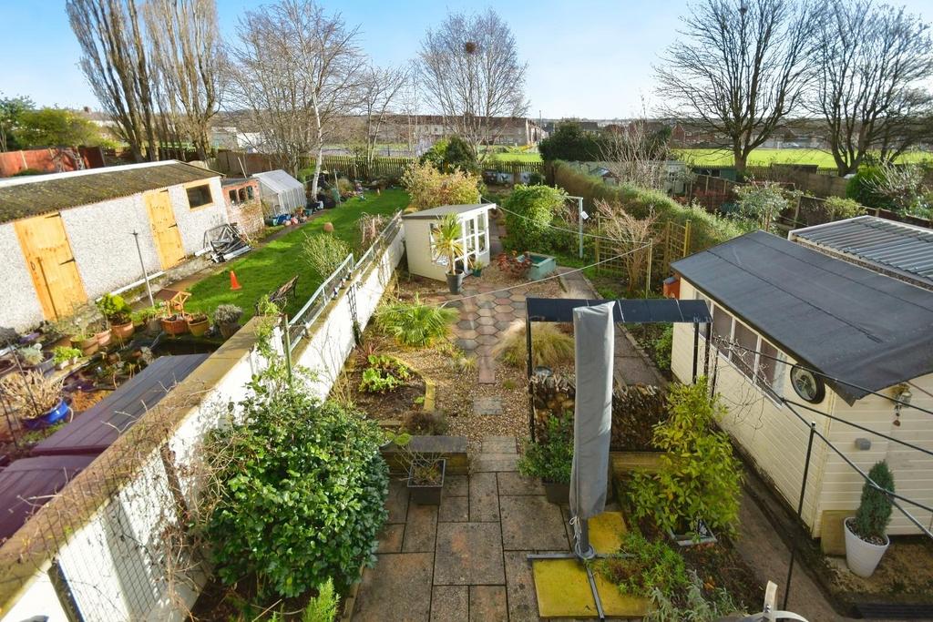 Grangewood Road, Chesterfield, S40 2TD 3 bed semidetached house for