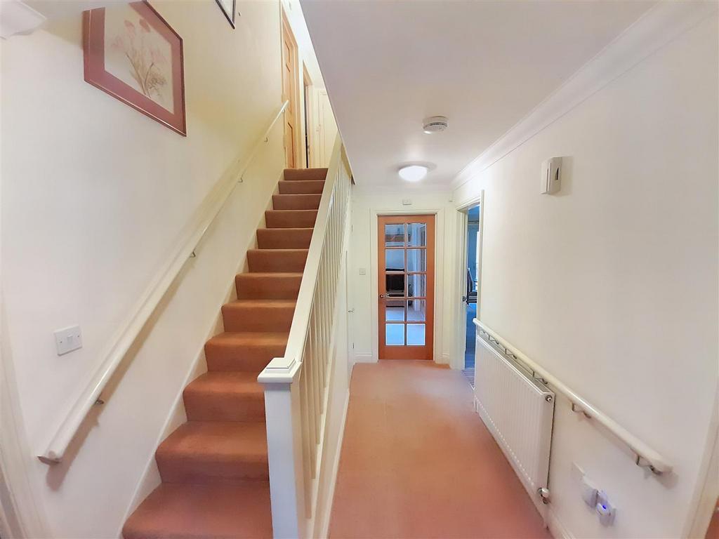 Hallway new.jpg