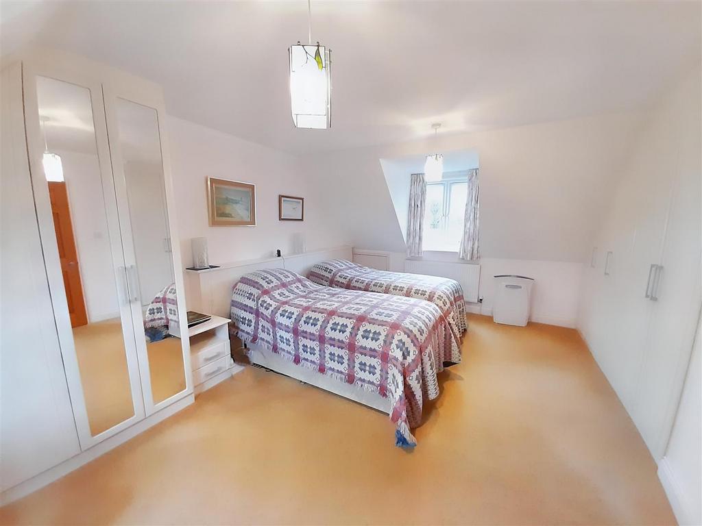 Bedroom 1b new.jpg