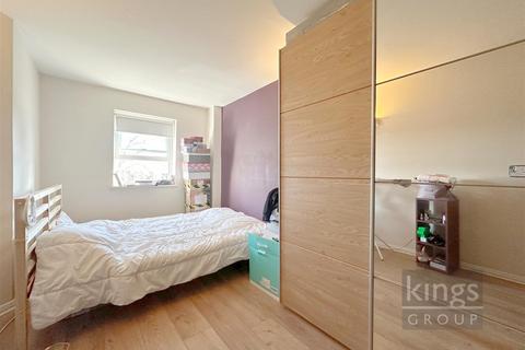 1 bedroom flat for sale, Silver Street, Enfield