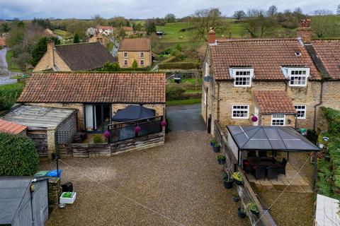 2 bedroom cottage for sale, Burton Terrace, Ruston, Scarborough