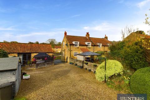 2 bedroom cottage for sale, Burton Terrace, Ruston, Scarborough