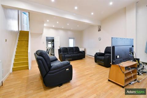 3 bedroom end of terrace house for sale, Manor Park Road, London N2