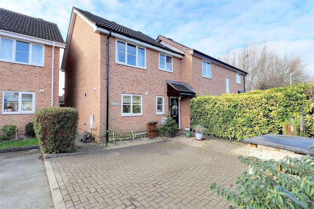 27 Farmfield Road, Cheltenham 3 bed semidetached house for sale £350,000