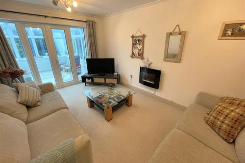 19 Burrows Close, Southgate, Swansea, SA3 2AH