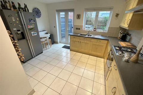 19 Burrows Close, Southgate, Swansea, SA3 2AH