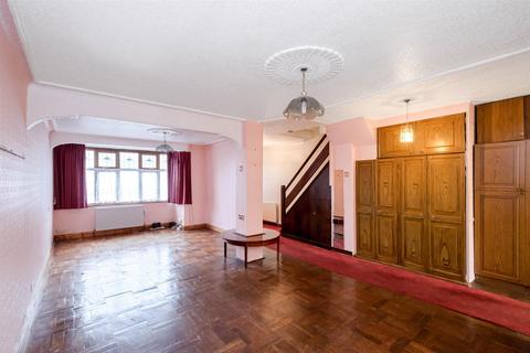 25 Denner Road, London, E4 7SQ