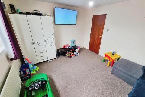 2 bedroom apartment for sale - Highgrove Court, Rushden NN10
