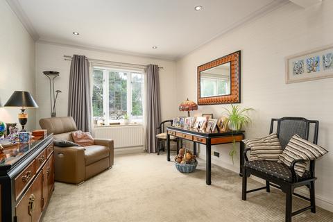 4 bedroom detached house for sale, Rosslyn Park, Weybridge, KT13