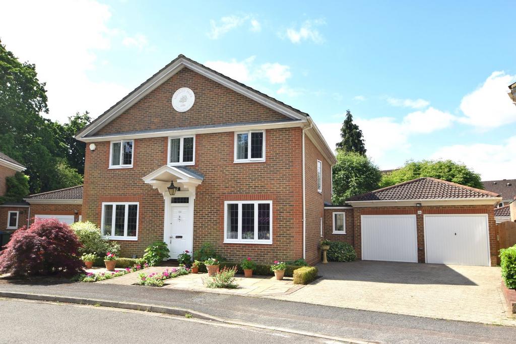 Rosslyn Park, Weybridge, KT13 4 bed detached house for sale £1,395,000