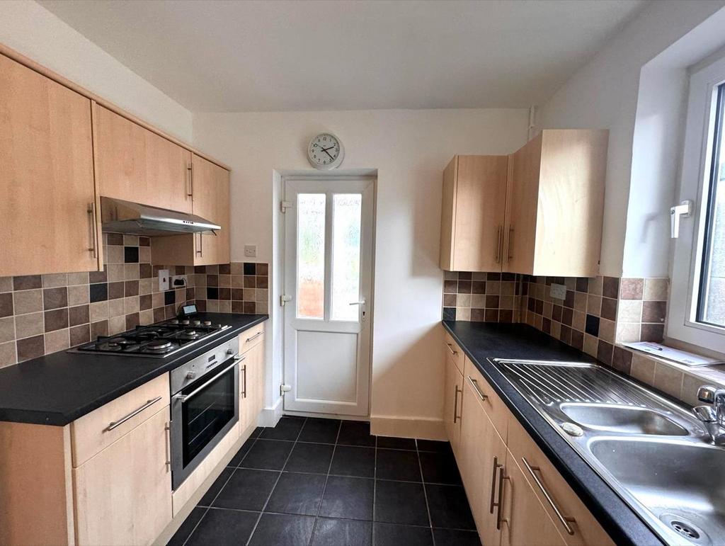 Barons Way, Kingsthorpe, Northampton NN2 2 bed semidetached bungalow