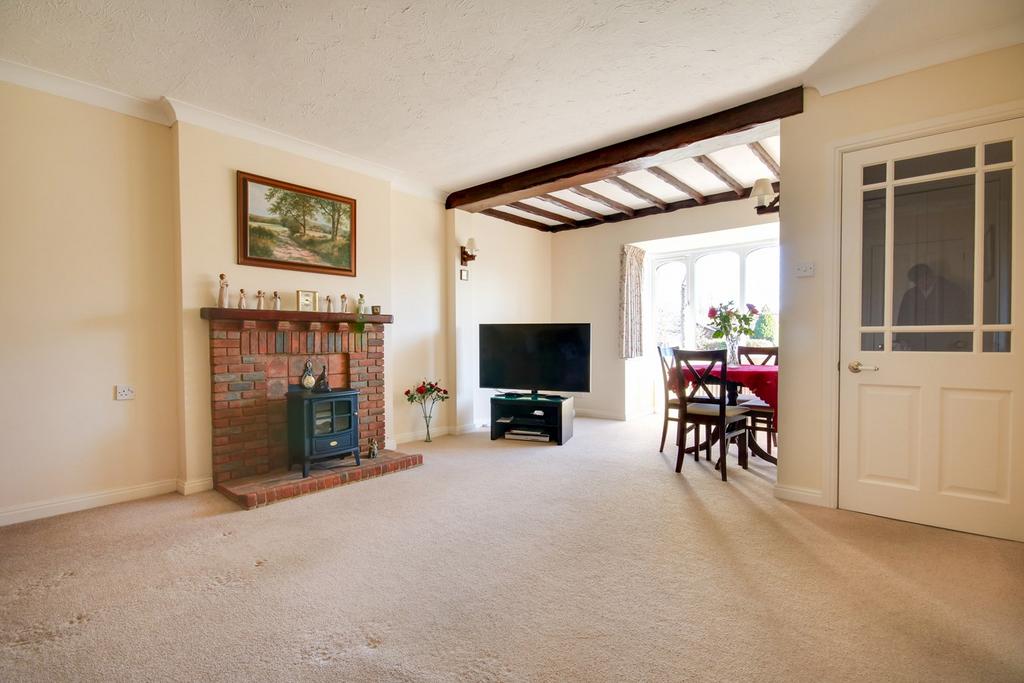 Stratford Place, Lymington, SO41 2 bed detached bungalow for sale £