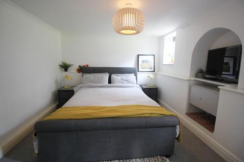 Flat 1, Marina View, 17 Abbey Hill, Netley Abbey, Southampton, SO31 5FB