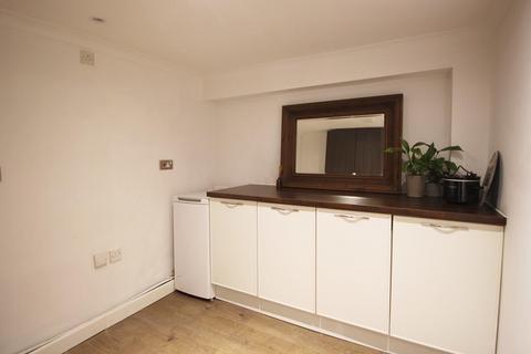 Flat 1, Marina View, 17 Abbey Hill, Netley Abbey, Southampton, SO31 5FB