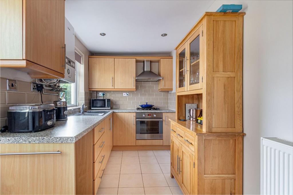 Bridgnorth Road, Wollaston, Stourbridge, DY8 3PB 3 bed terraced house
