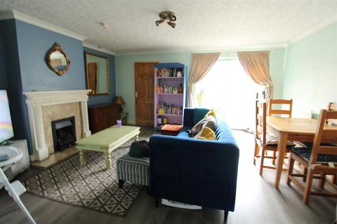 3 bedroom end of terrace house for sale - Eastbourne Road, Darlington