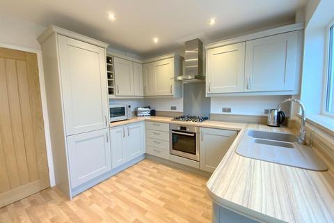 31 Carmen Crescent, Holton Le Clay, Grimsby, DN36 5DD