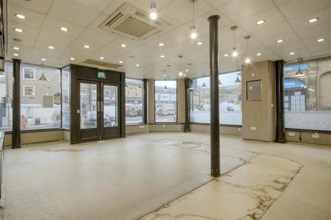 Retail property (high street) to rent, High Street, Skipton