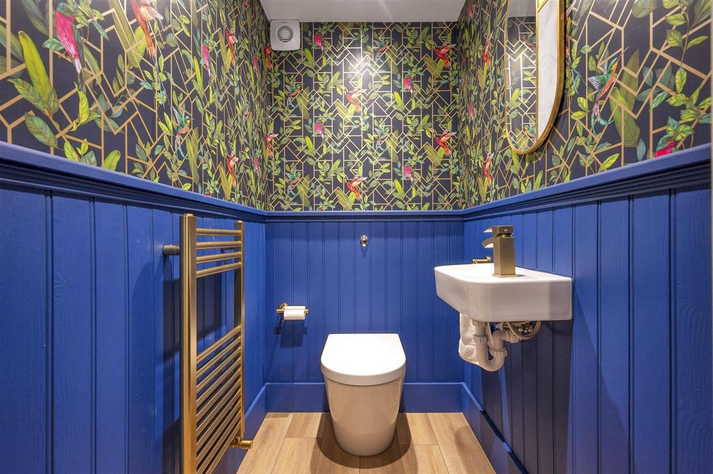 Ground floor cloak room