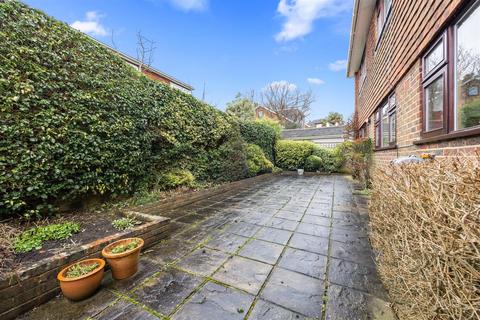 13 Surrenden Crescent, Brighton, BN1 6WE