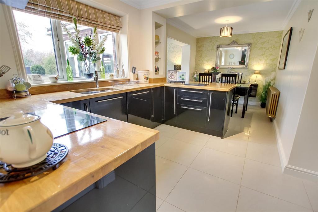 Millfield Avenue, Northallerton 5 bed semidetached house for sale £395,000