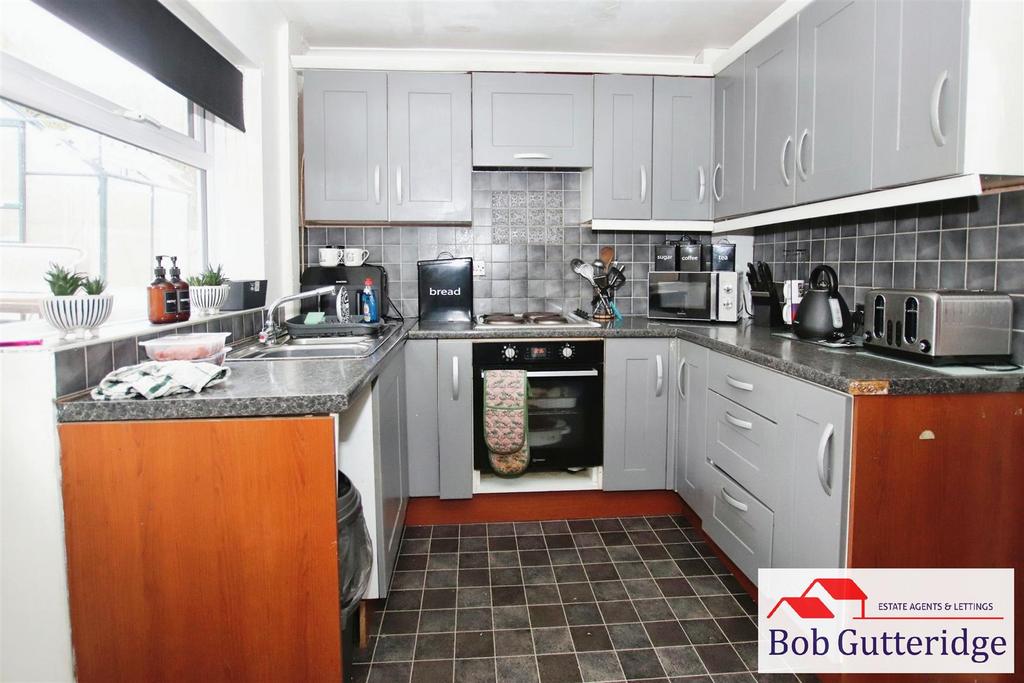 Fitted kitchen