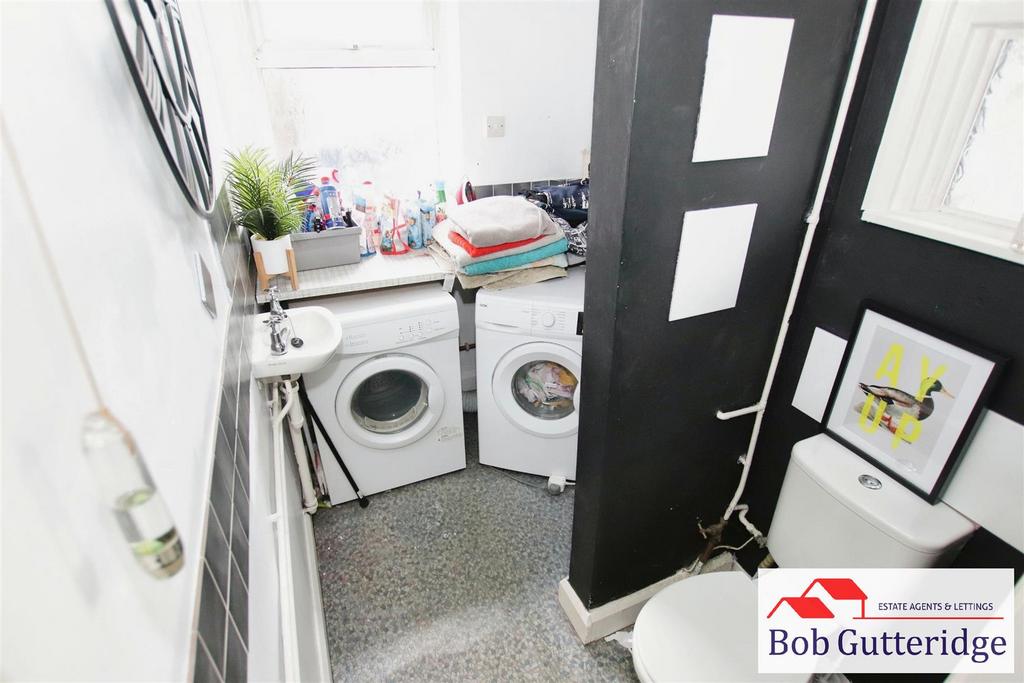 Downstairs wc/utility room