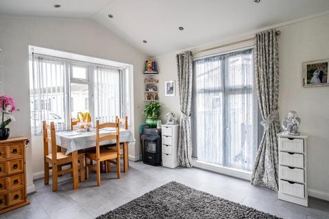 2 bedroom park home for sale, Elm Avenue, Acaster Malbis, York