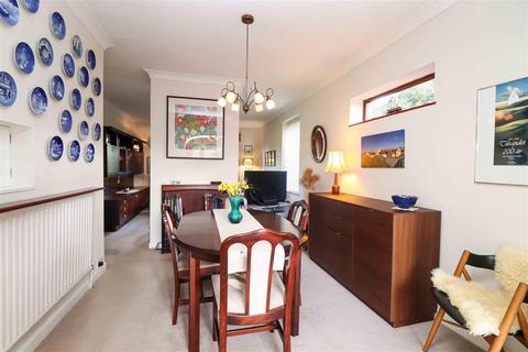 42 Rounton Road, Church Crookham, Fleet, GU52 6HB