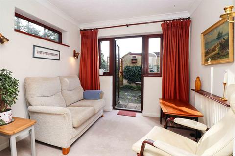 42 Rounton Road, Church Crookham, Fleet, GU52 6HB