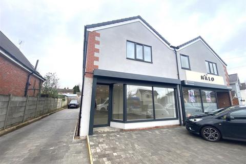 Retail property (high street) to rent - Southfield Road, Hinckley LE10