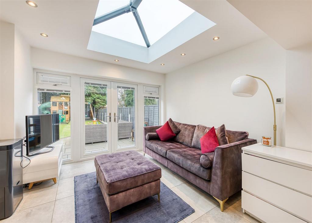 89 Redhouse Road-kitchen2.jpg