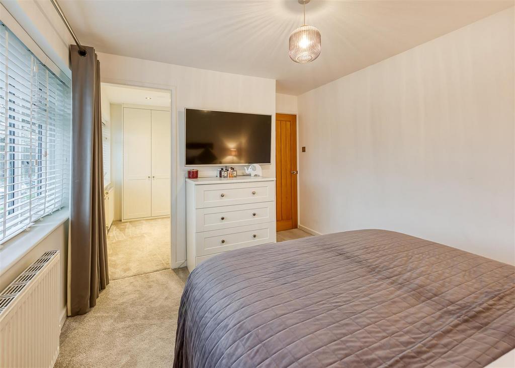 89 Redhouse Road-bed2c.jpg