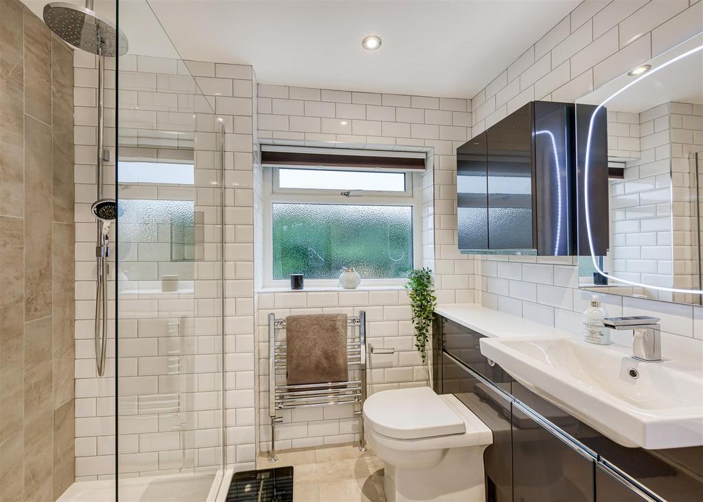 89 Redhouse Road-bed1 ensuite.jpg