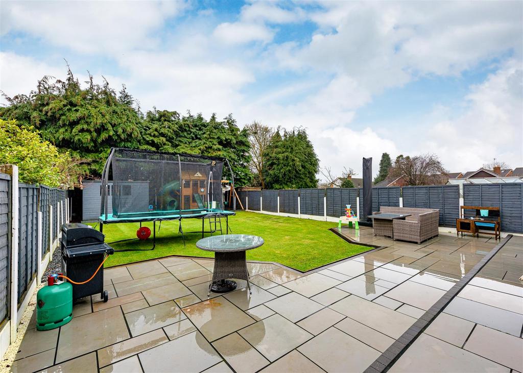 89 Redhouse Road-garden1.jpg