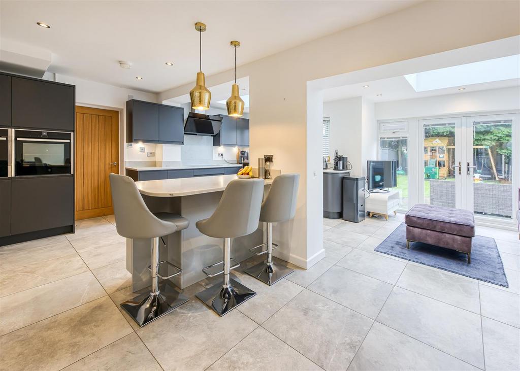 89 Redhouse Road-kitchen3.jpg