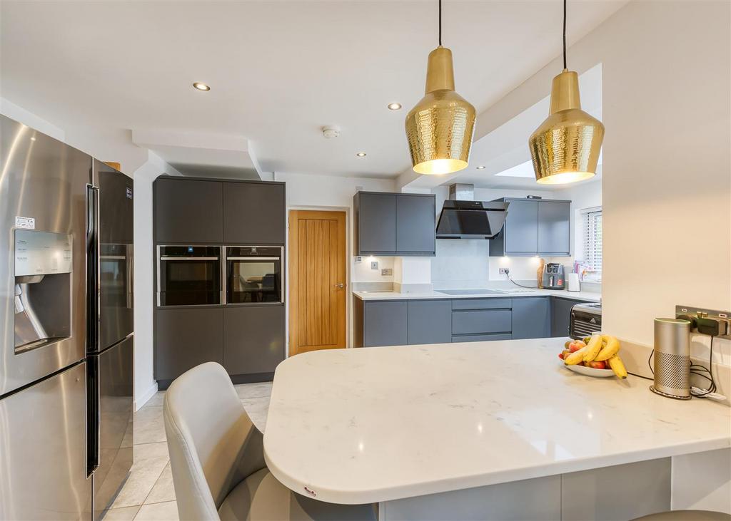 89 Redhouse Road-kitchen6.jpg