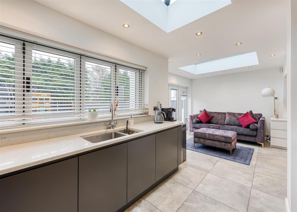 89 Redhouse Road-kitchen8.jpg