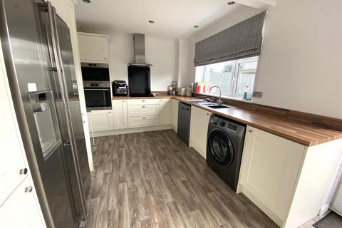 20 Azalea Walk, Burbage, Hinckley, LE10 2SR