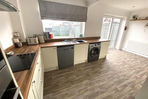 20 Azalea Walk, Burbage, Hinckley, LE10 2SR