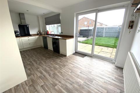 20 Azalea Walk, Burbage, Hinckley, LE10 2SR