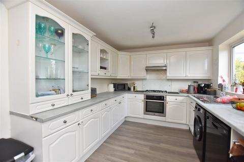 9 Woolards Way, South Woodham Ferrers, Chelmsford, CM3 5NW