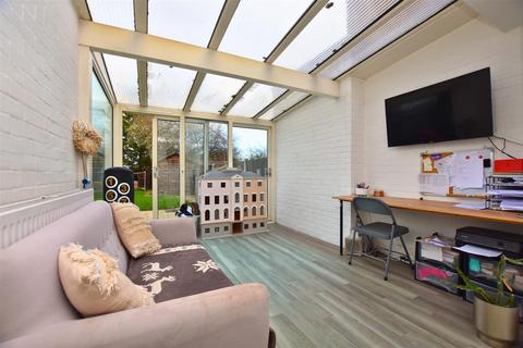 9 Woolards Way, South Woodham Ferrers, Chelmsford, CM3 5NW