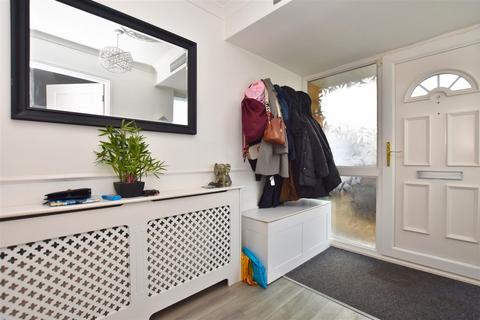 9 Woolards Way, South Woodham Ferrers, Chelmsford, CM3 5NW