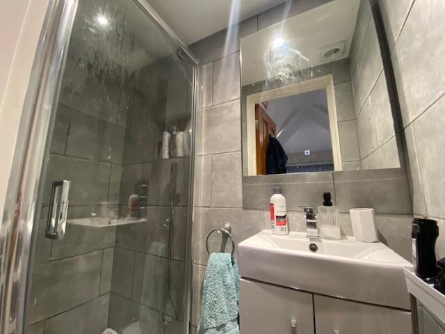 Ensuite Shower Room