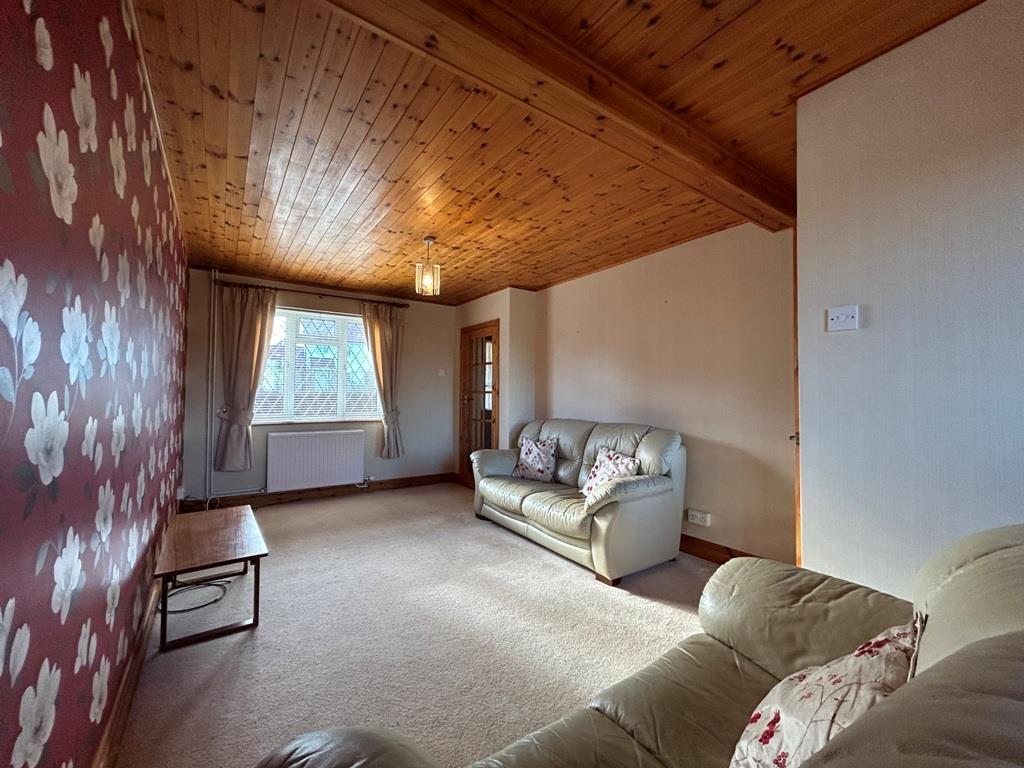 White Horse Avenue, Halstead CO9 3 bed semidetached house for sale £