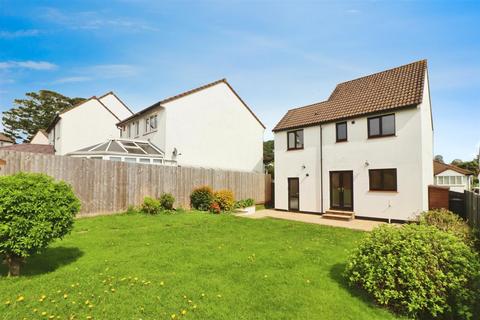 3 bedroom detached house for sale, Bramble Walk, Roundswell