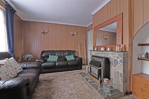 2 Brandsland, Reigate, RH2 7PB